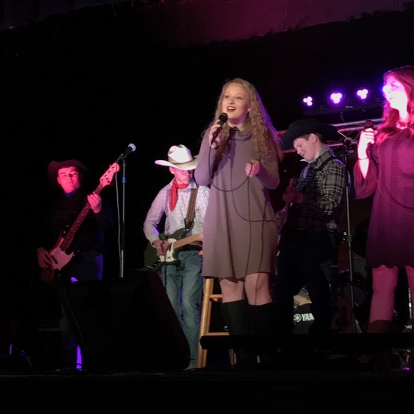 Meet your Posher, Sam - Picture 1 of 1